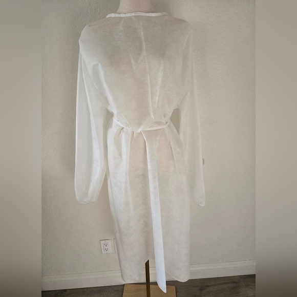 Disposable/Washable Protective Gowns/Scrubs pack of 4 - Picture 1 of 4